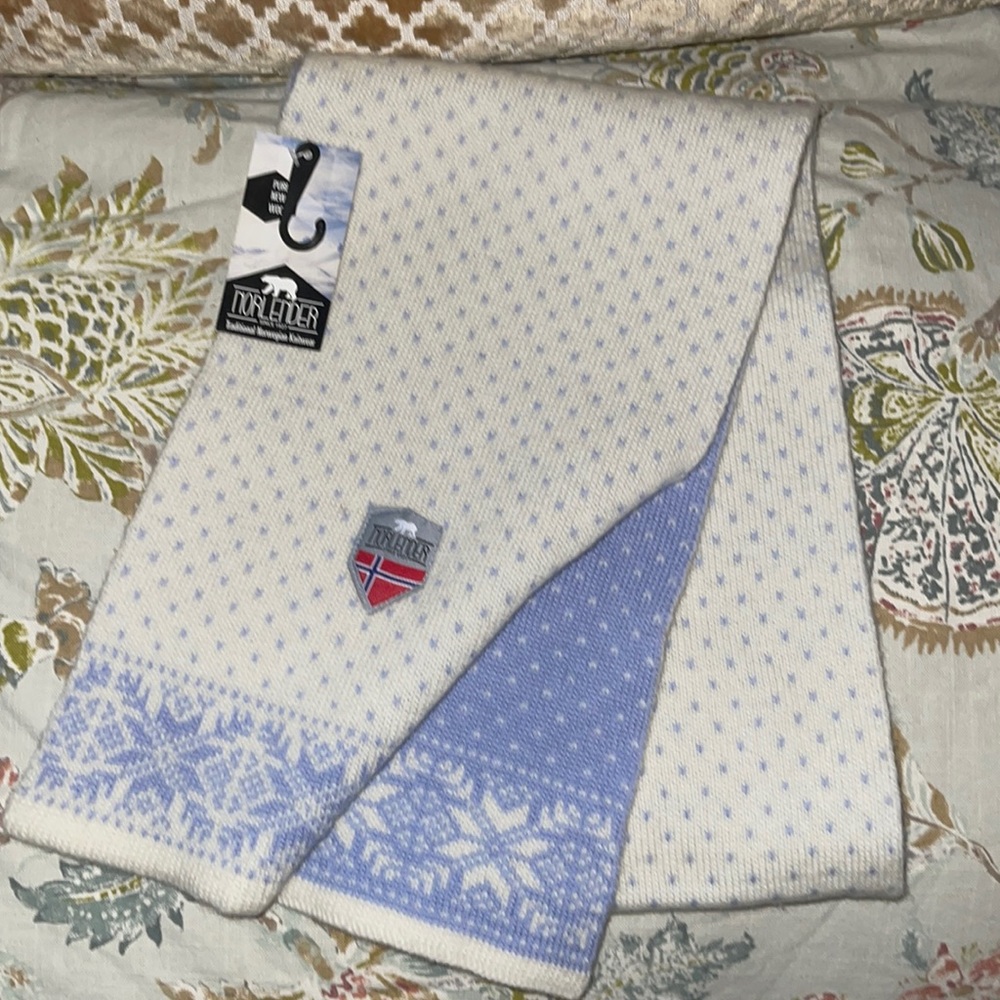 NORLENDER Pure Wool Scarf